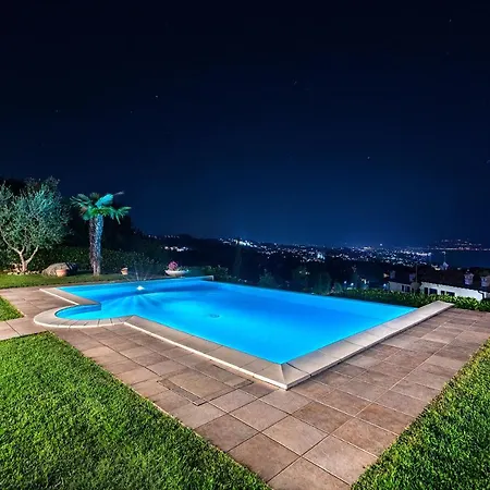 Perla Con Piscina By Wonderful Italy *